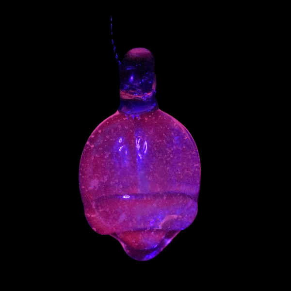 pendentif scarabée uv