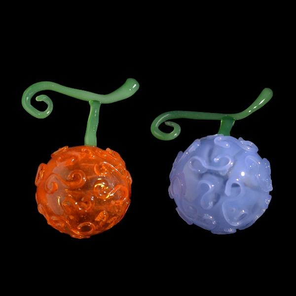 boules de Noël fruit du démon