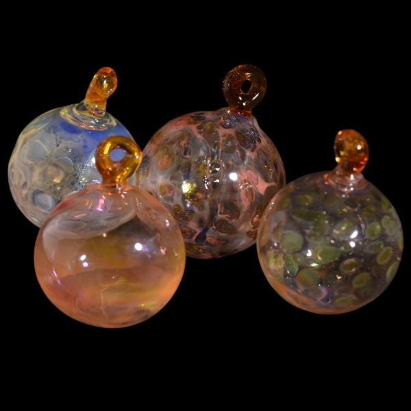 boules de Noël fuming